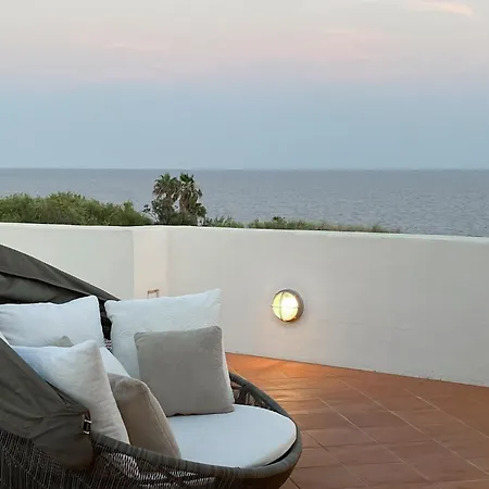 Design Overlooking The Bay * بورتو روتوندو